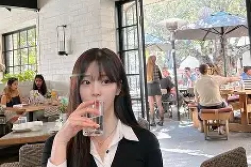 微博封杀“吃瓜少女张小寒”揭露娱乐圈隐私侵犯现象